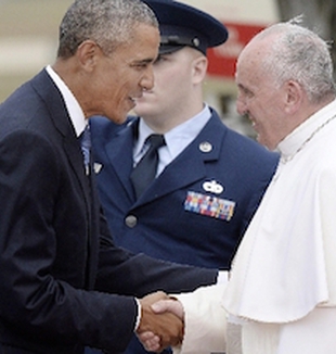 El presidente Obama recibe al Papa Francisco.