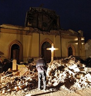 Los restos de una iglesia de Concepción <br>destruida por el terremoto.