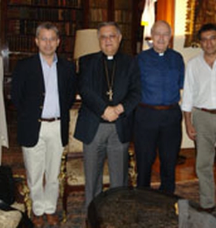 Mons. Twal junto al P. Mario Peretti, Sergio <br>Madera, Francisco de Luca y Héctor Godino.