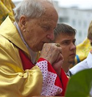 El cardenal Kazimierz Swiatek.
