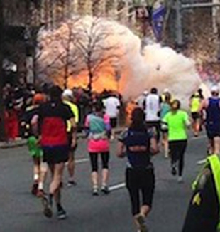 Una de las explosiones en la maratón de Boston.