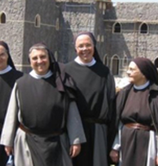 Las hermanas, en una imagen de Ayuda <br>a la Iglesia Necesitada.