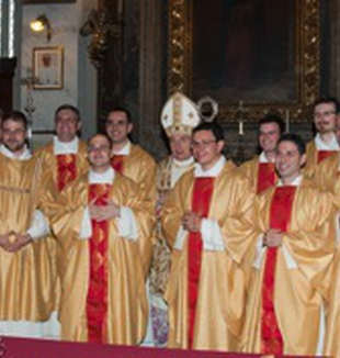 Los recién ordenados con monseñor Massimo <br>Camisasca  ©Giuseppe M. Codazzi.