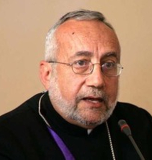 Monseñor Raphael Minassian.