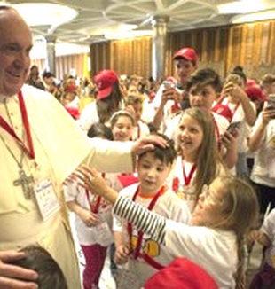 La audiencia del Papa con los niños de las escuelas jesuitas.