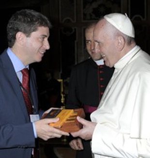 Alejandro Marius y el Papa Francisco.