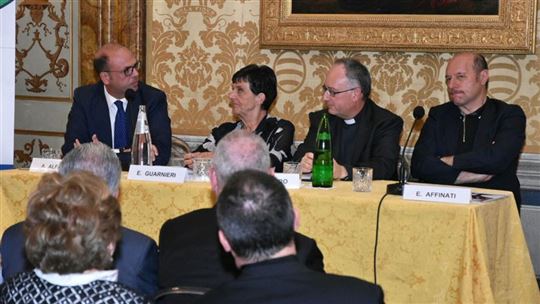 Por la izquierda: Angelino Alfano, Emilia Guarnieri, Antonio Spadaro y Eraldo Affinati. Foto: Daniele Marino