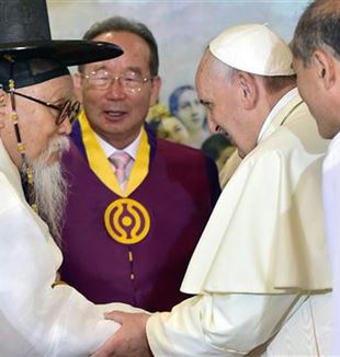 Francisco con los líderes religiosos coreanos