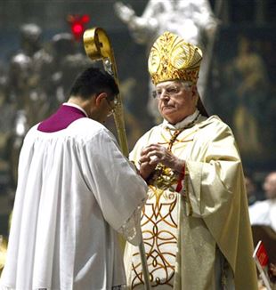 El cardenal Scola en el Duomo de Milán