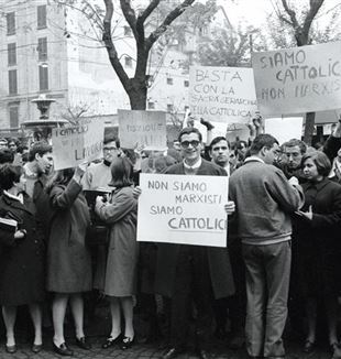 Milán, 1967. Manifestación contra el aumento de tasas universitarias