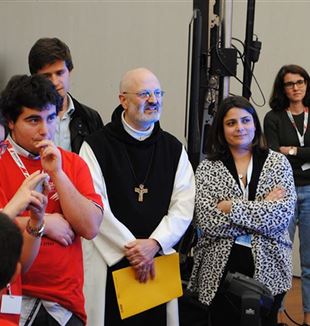 El padre Mauro Lepori en el Meeting Lisboa
