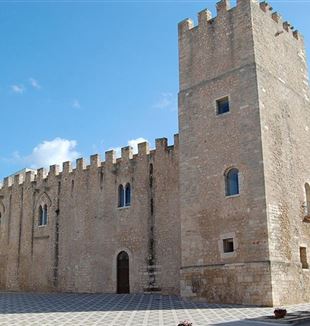 Alcamo, Castillo de los Condes de Modica