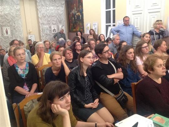 El público de Pamiežža durante uno de los encuentros