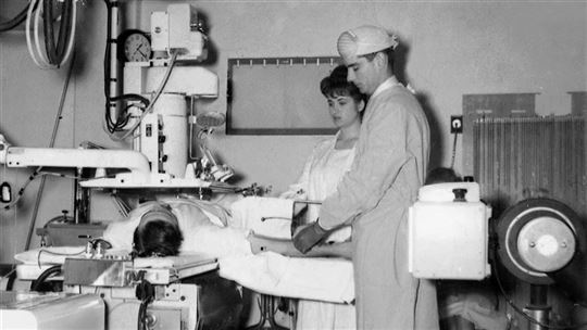 Giancarlo Rastelli en el hospital de Parma en 1958