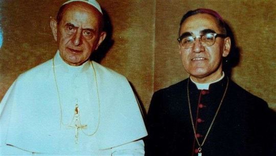 Pablo VI con el obispo Óscar Arnulfo Romero