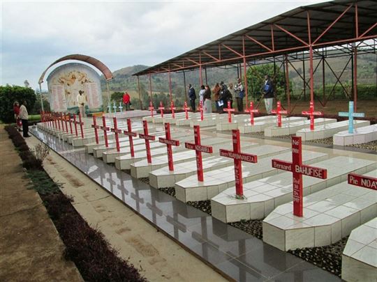 Las tumbas de los 40 mártires de Buta