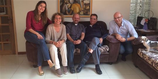 Mario Ottoboni (segundo por la derecha) con Julián de la Morena y otros amigos de CL