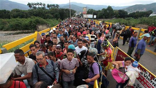 Refugiados venezolanos en la frontera con Colombia