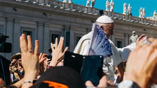 Papa Francisco (Foto Unsplash/Kai Pilger)