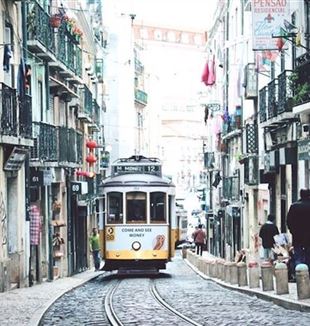 Lisboa (foto Unsplash/Vita Marija Murenaite)