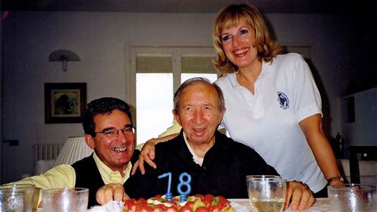 Jone Echarri con su marido, Jesús Carrascosa, en el 78° cumpleaños de don Giussani