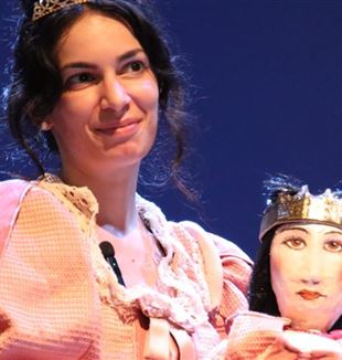 Sofia Romano en el papel de la Princesa en "Liberi tutti", espectáculo inaugural
