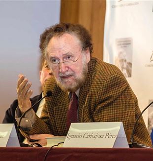 Víctor Pérez-Díaz en la presentación de la biografía de don Giussani en Madrid