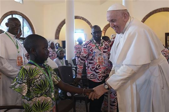Encuentro con las víctimas de la violencia en la Nunciatura Apostólica de Kinshasa, Congo (Foto Vatican Media/Catholic Press Photo)