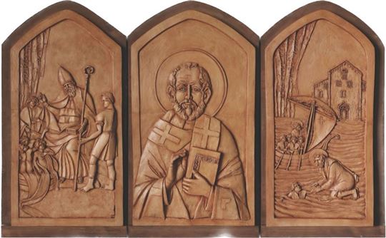 Tríptico de san Nicolás donado a la Catedral católica de Moscú (Foto ''L'isola che non c'è - Latiano'')