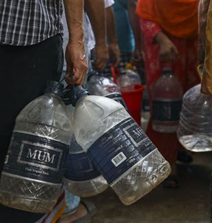 En Daca (Bangladesh) hay cortes de agua por la sequía (Kazi Salahuddin Razu/NurPhoto via Getty Images)