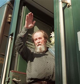 Alexandr Solzhenitsyn (Foto Ansa/Archivio/Michael Estafiev/Drn)
